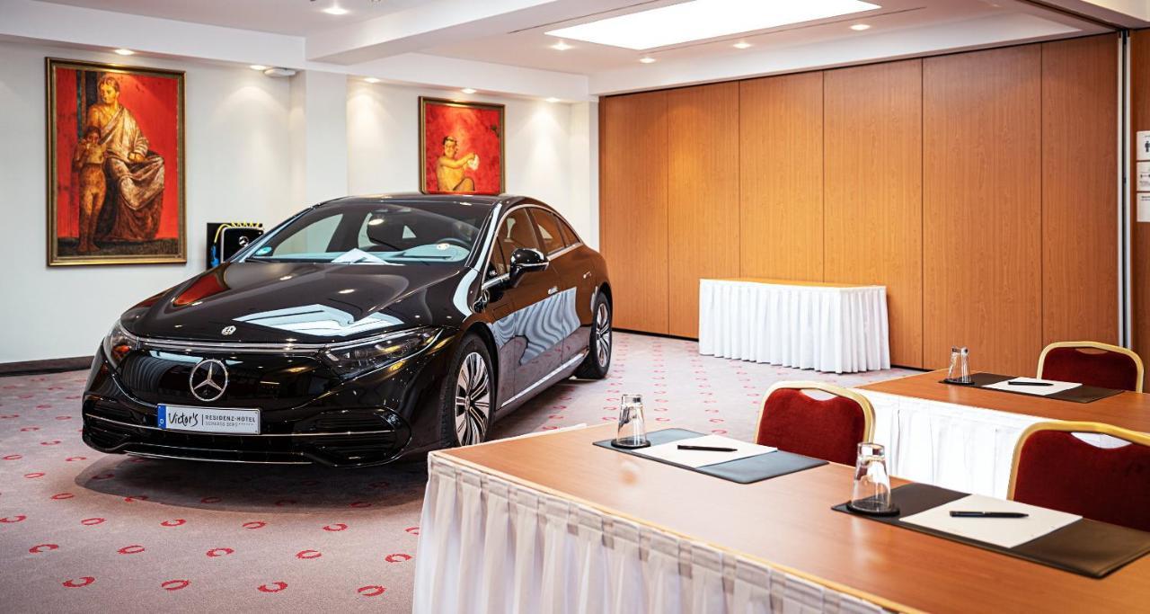 斯加罗斯伯格维克特雷迪斯酒店 嫩尼希 外观 照片 A Mercedes-Benz S-Class in the VIP Lounge at the airport