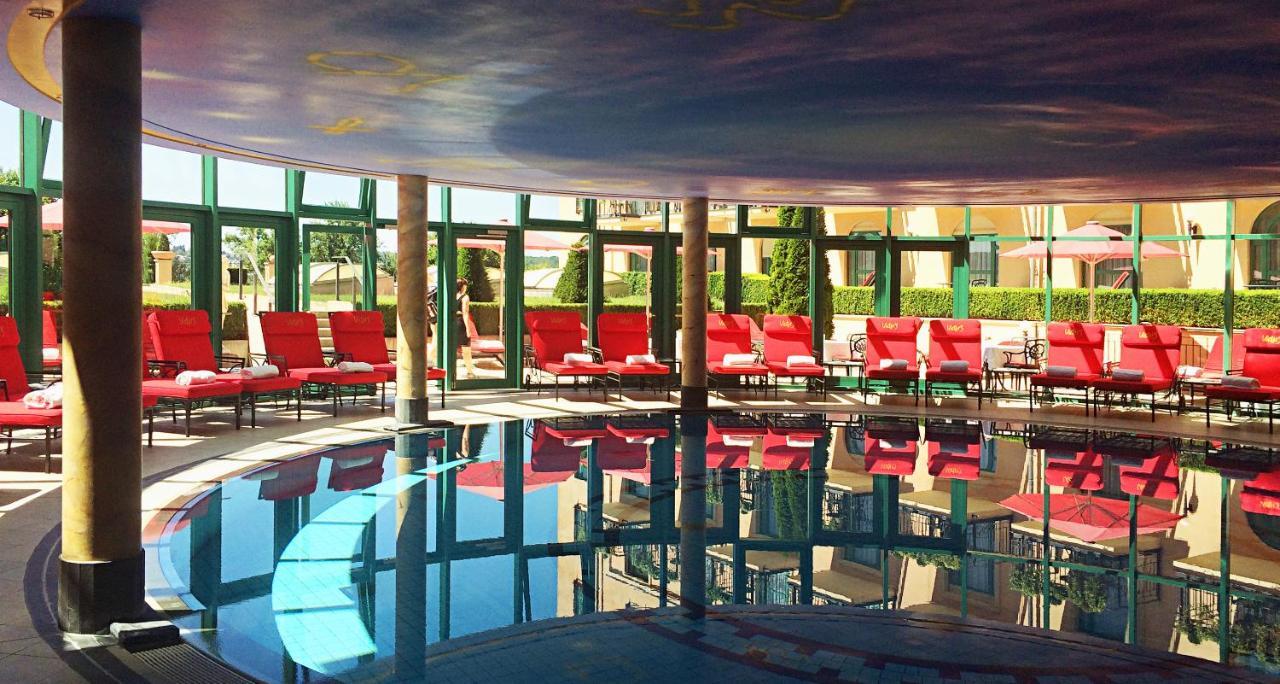 斯加罗斯伯格维克特雷迪斯酒店 嫩尼希 外观 照片 The pool at the MGM Grand