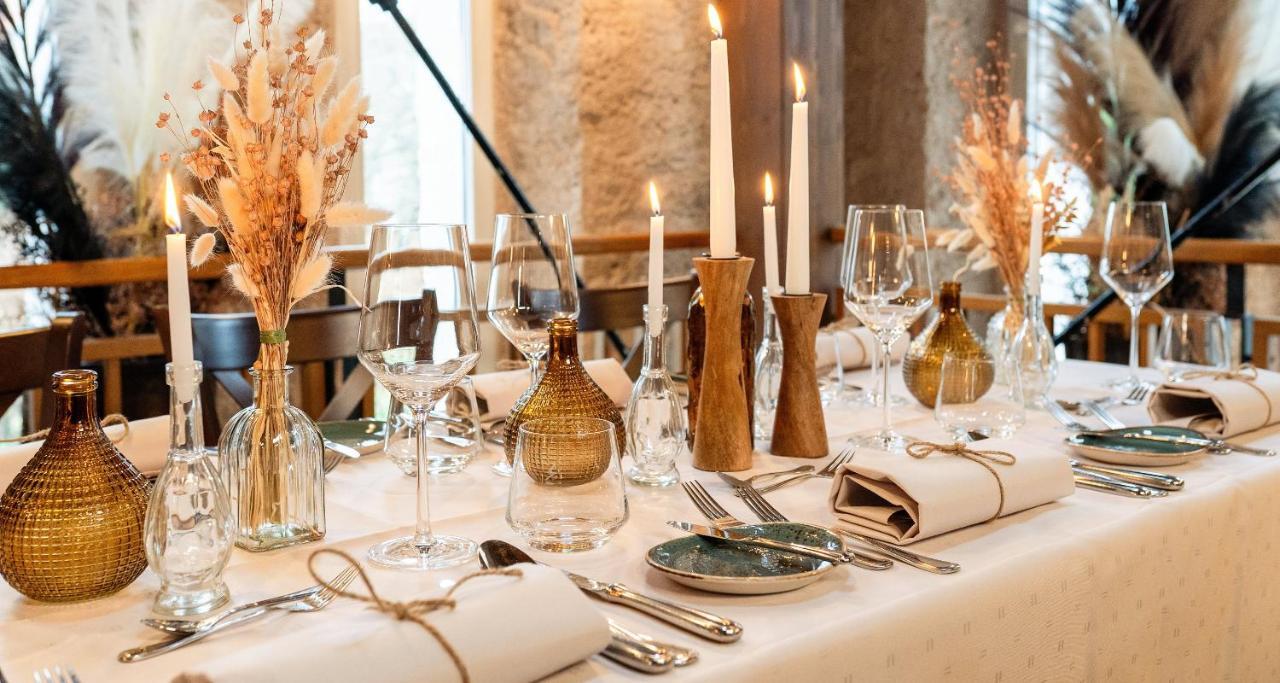 斯加罗斯伯格维克特雷迪斯酒店 嫩尼希 外观 照片 A table set for a meal